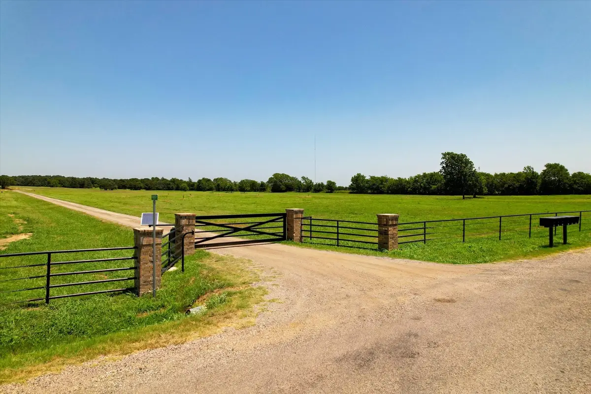 60 Ribbonwood Trail, Collinsville, TX 76233 - #1