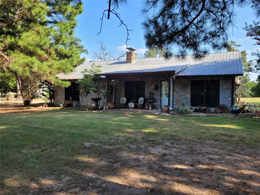 10510 U. S. Highway 82 E, Blossom, TX 75416 - #3