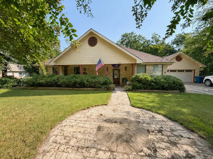 527 W Roberts Street, Gorman, TX 76454 - #2