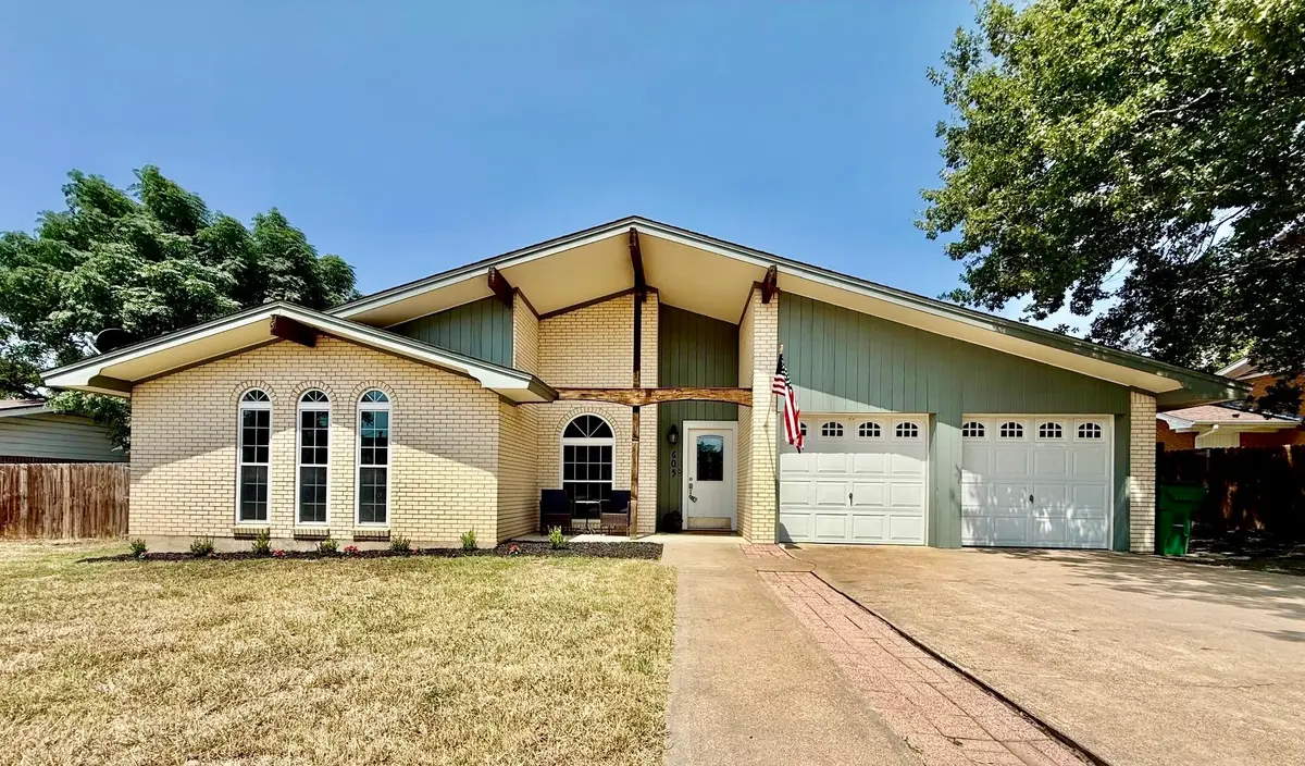 605 S Wieser Street, Hamilton, TX 76531 - #1