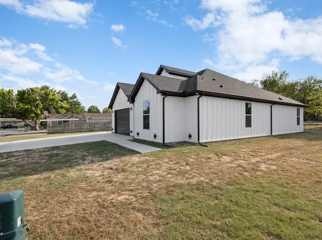 1119 20th Street, Bridgeport, TX 76426 - #3