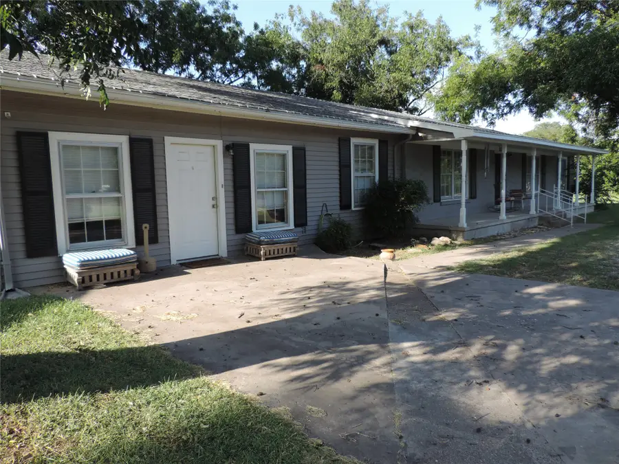 201 Old Sidney Road, Comanche, TX 76442 - #2