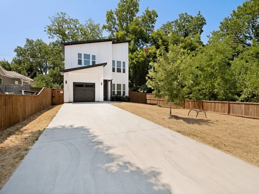 1114 E Woodin Boulevard, Dallas, TX 75216 - #2