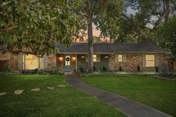 9812 Ravensway Drive, Dallas, TX 75238