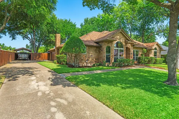 3704 Dahlia Drive, Grand Prairie, TX 75052
