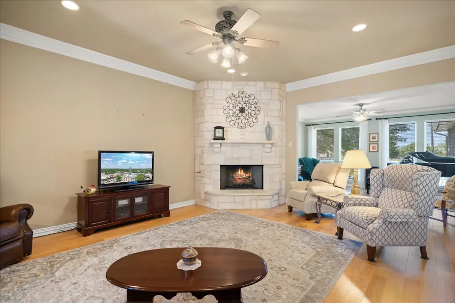 2101 W Emerald Bend Court, Granbury, TX 76049 - #3