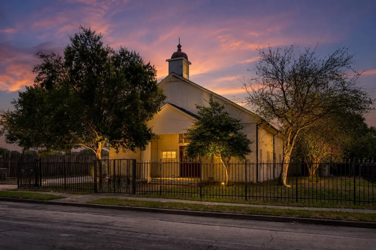 2602 Kings, Dallas, TX 75219 - #1