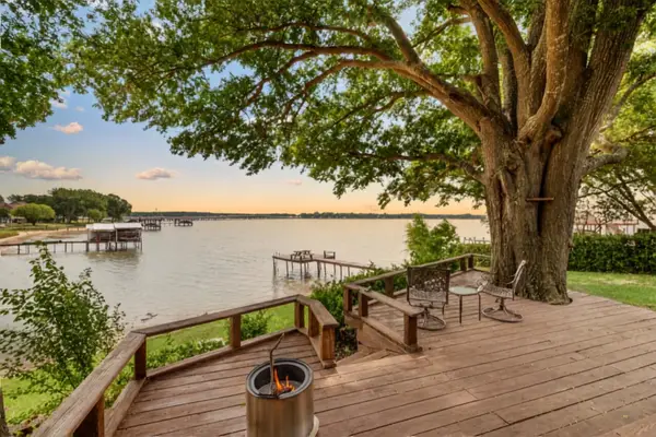 211 Lake Front Drive, Mabank, TX 75156