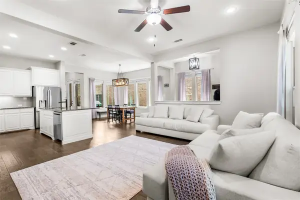 4502 Spanish Indigo Lane, Arlington, TX 76005