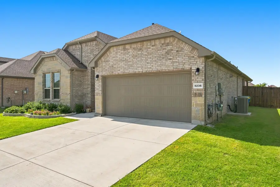 5236 Meadow Lane, Krum, TX 76249 - #3