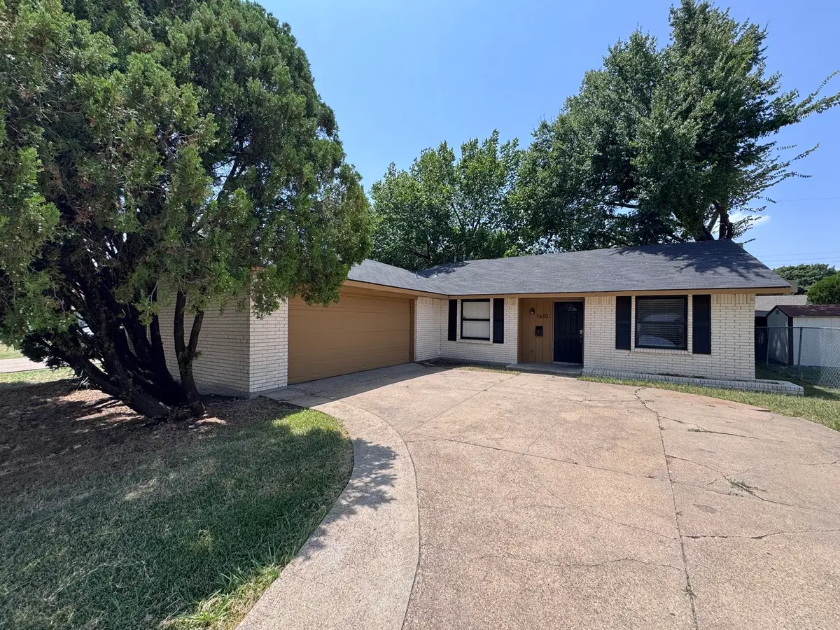 1610 Kingston Drive, Grand Prairie, TX 75051 - #1