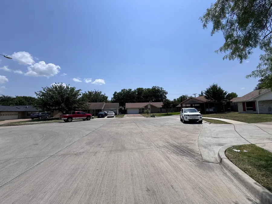 1610 Kingston Drive, Grand Prairie, TX 75051 - #3