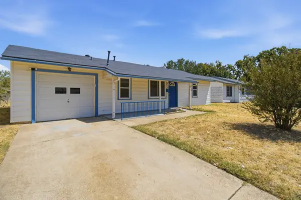 804 Aransas Drive, Euless, TX 76039