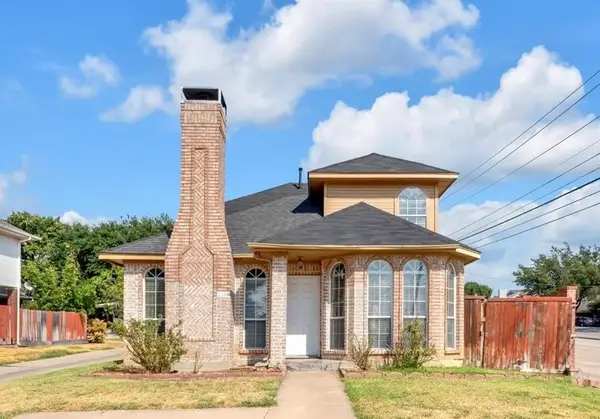 2200 Meadowstone Drive, Carrollton, TX 75006