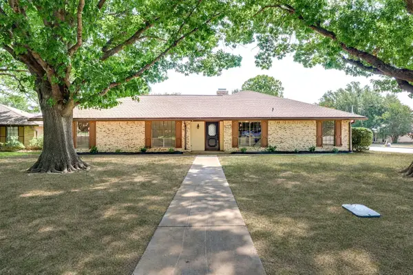 203 Mockingbird Court, Duncanville, TX 75137
