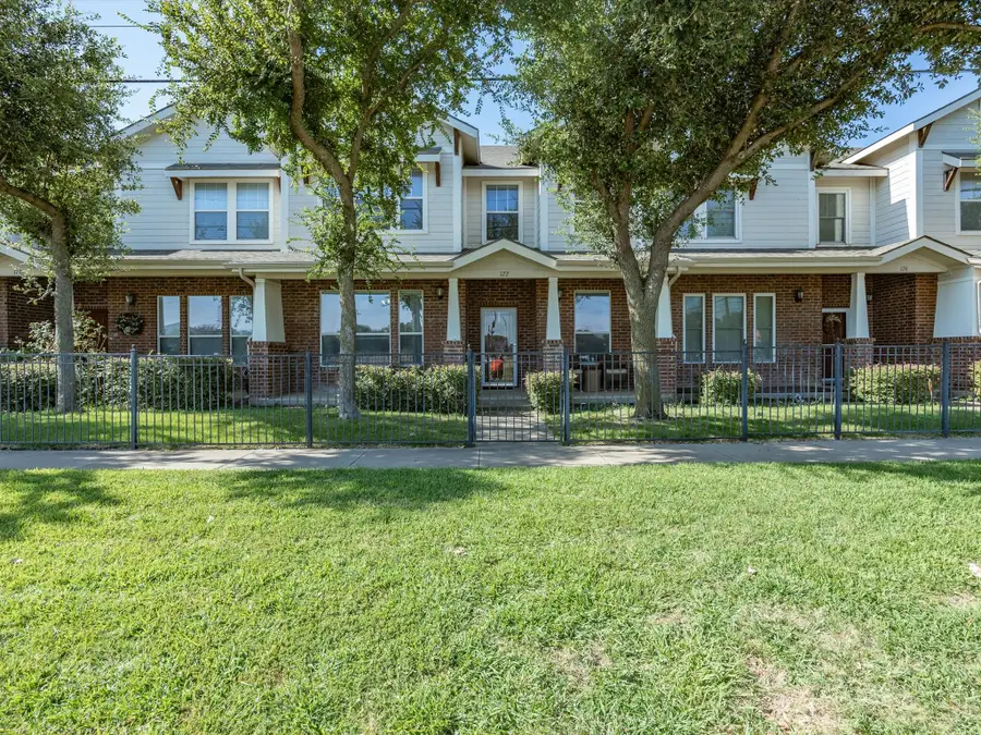 172 High School Drive, Lewisville, TX 75057 - #2