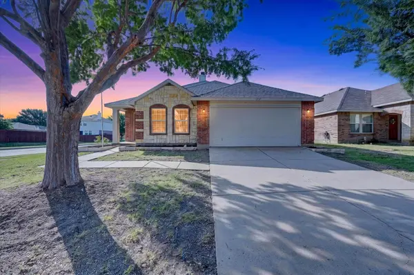 1337 Gayle Street, Burleson, TX 76028