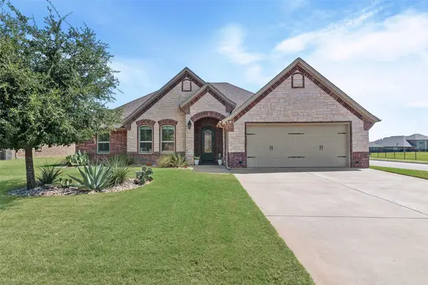 427 River Bank Lane, Granbury, TX 76049
