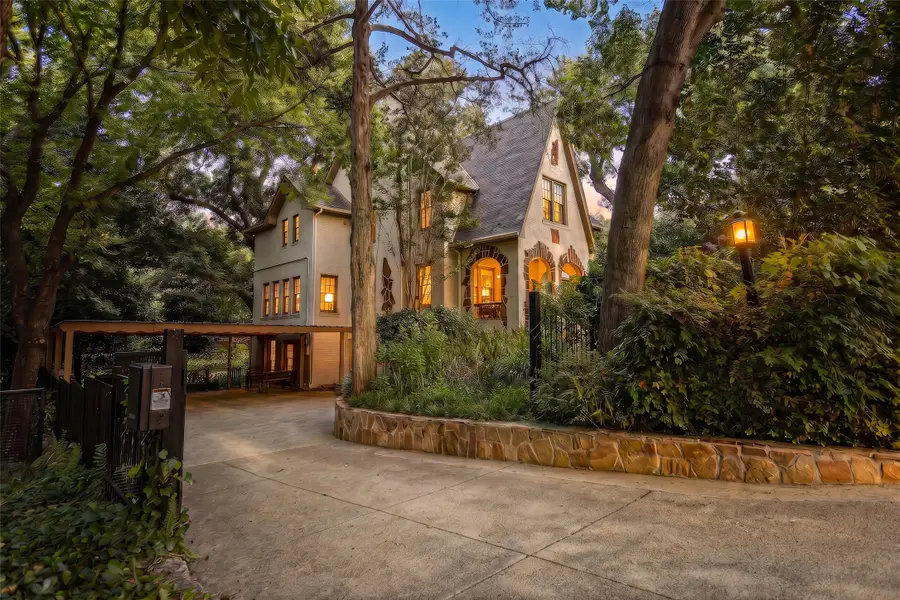 1022 N Montclair Avenue, Dallas, TX 75208 - #2