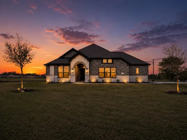 492 Sanders Road, Whitesboro, TX 76273