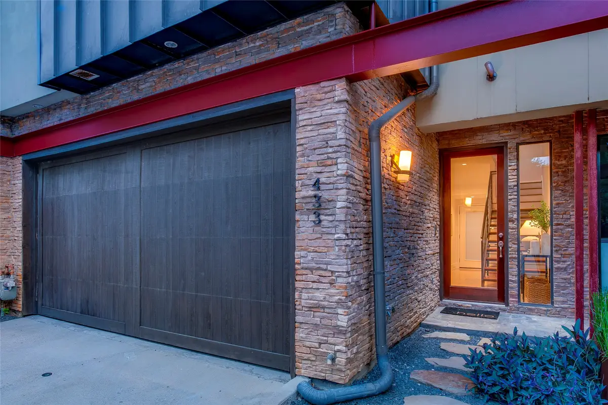 433 Trinity River Circle, Dallas, TX 75203 - #1