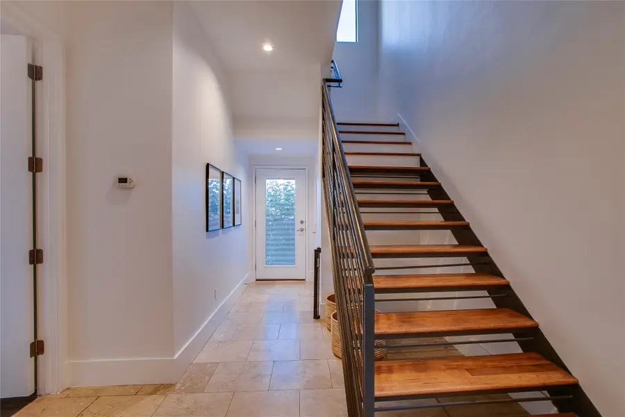433 Trinity River Circle, Dallas, TX 75203 - #3