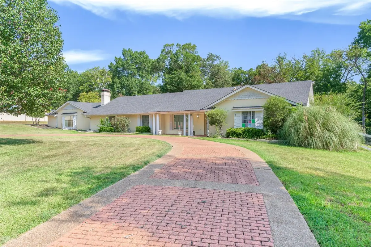 522 W High Street, Grand Saline, TX 75140 - #1