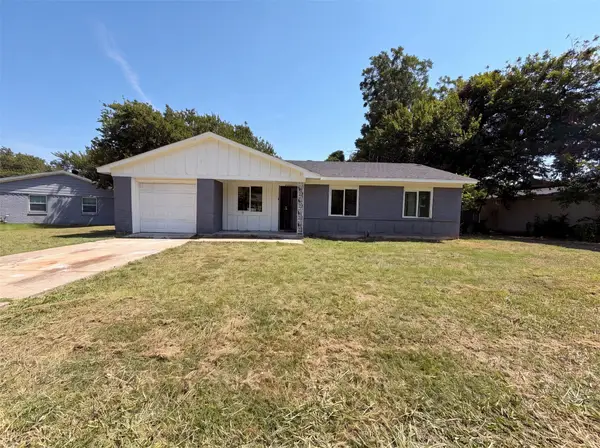 2505 Plaza Street, Arlington, TX 76010