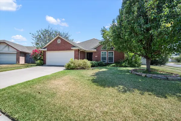 4209 Worth Forest Drive, Arlington, TX 76016