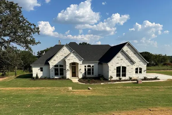 1009 Old Oaks Court, Weatherford, TX 76087