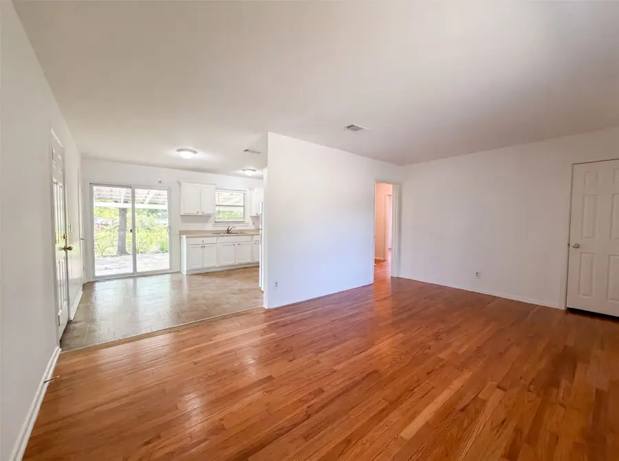 2609 Brockbank Drive, Irving, TX 75062 - #3