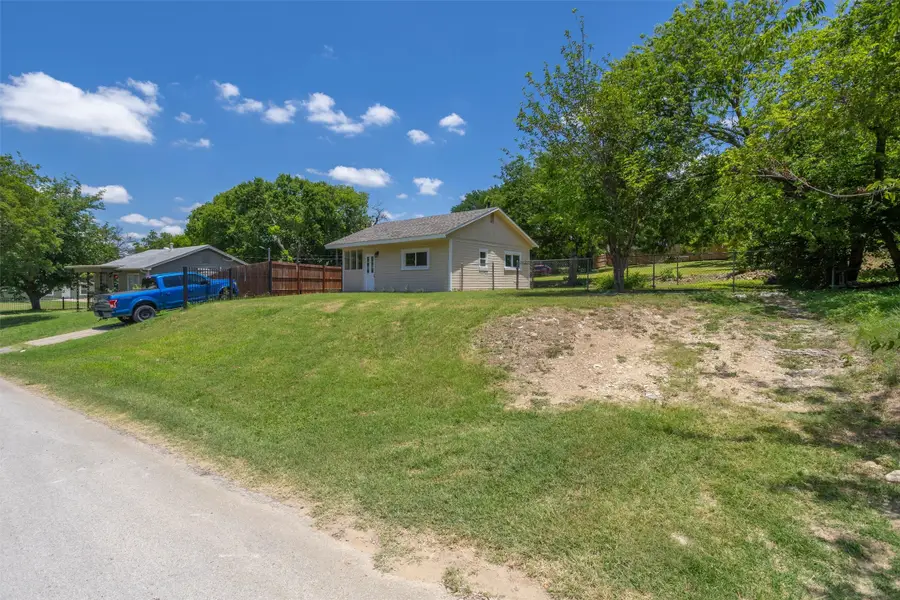 2264 Fritz Allen Street, Sansom Park, TX 76114 - #2