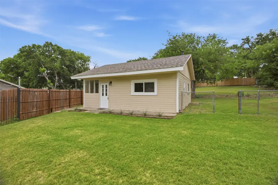 2264 Fritz Allen Street, Sansom Park, TX 76114 - #3