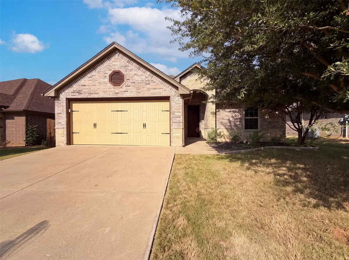 120 Donna Circle, Granbury, TX 76049 - #1