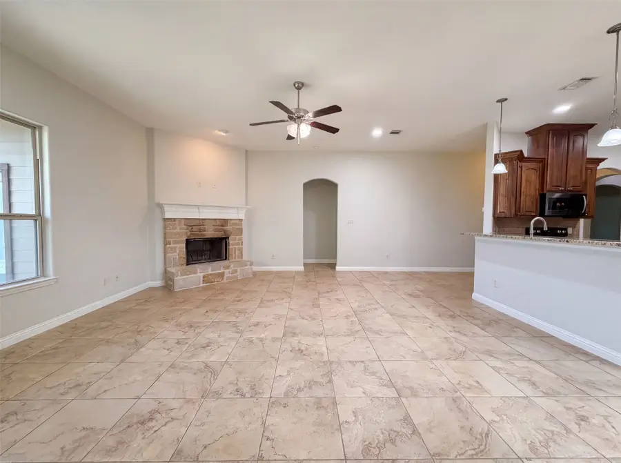 120 Donna Circle, Granbury, TX 76049 - #3