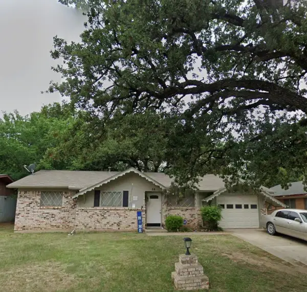 84 Ravenswood Drive, Bedford, TX 76022