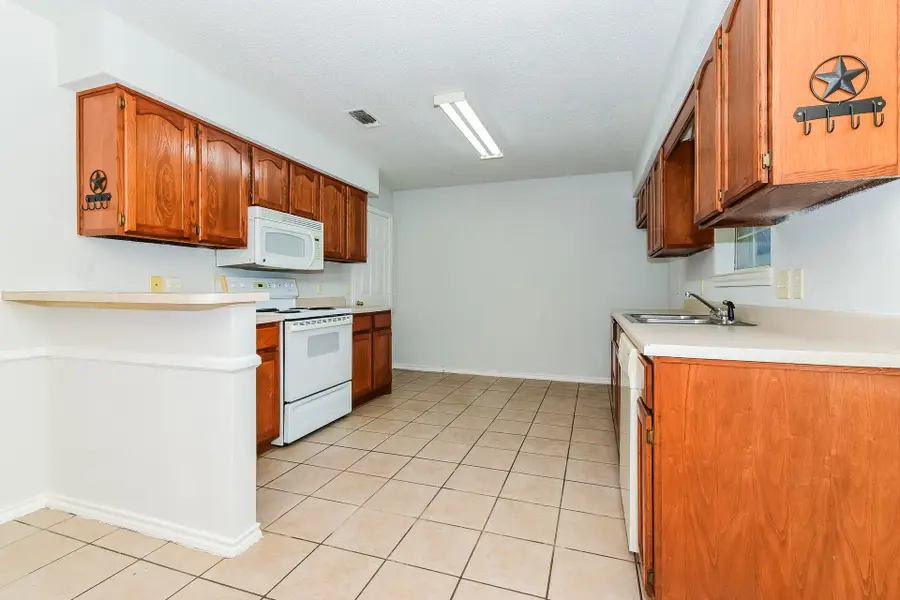 2127 N Village Drive, Bonham, TX 75418 - #2