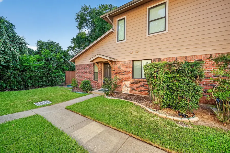 5662 Cedar Creek Drive, Benbrook, TX 76109 - #3