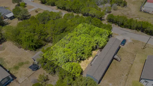 915 Bosque River Drive, Granbury, TX 76048