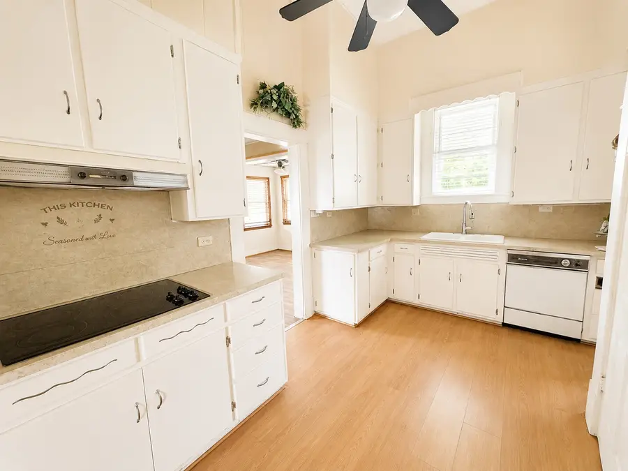 808 E Limestone Avenue, Mart, TX 76664 - #2
