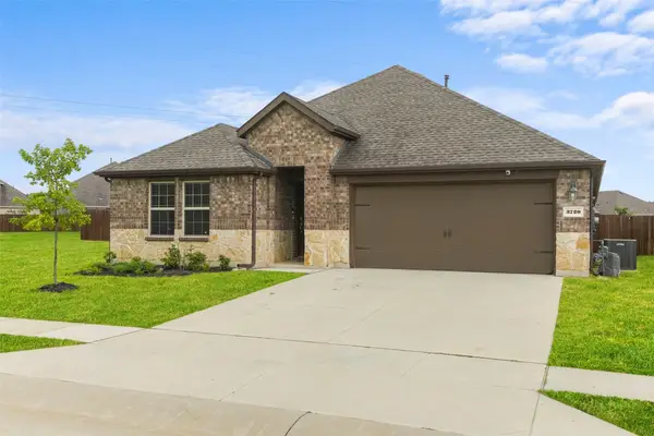 3720 Tracewood Bend, Aubrey, TX 76227