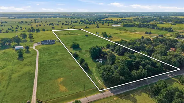 1614 W Line Road, Whitesboro, TX 76273