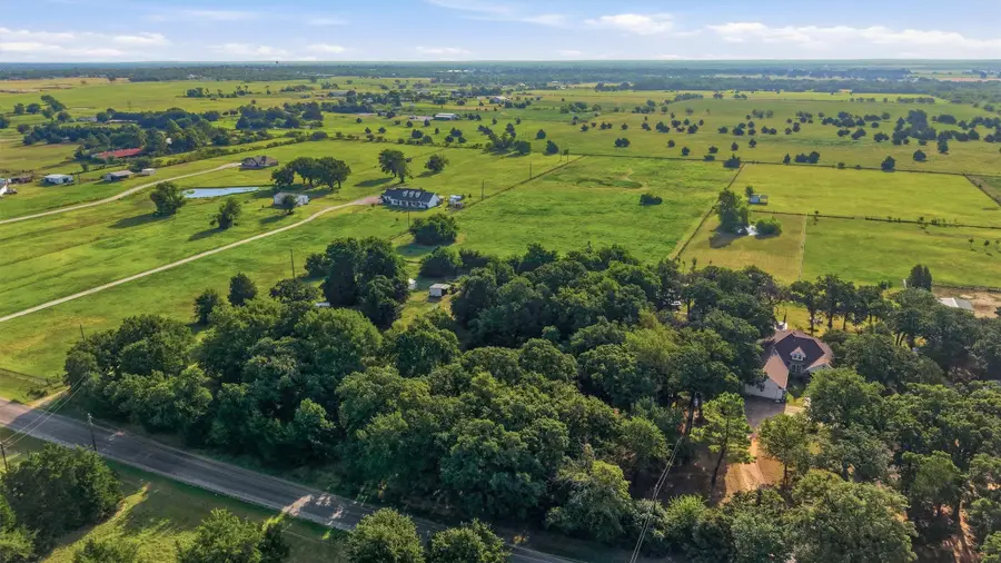 1614 W Line Road, Whitesboro, TX 76273 - #2