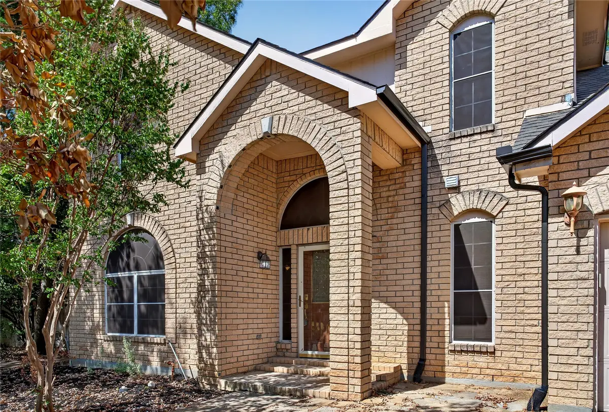2201 W Brooklake Street, Denton, TX 76207 - #1
