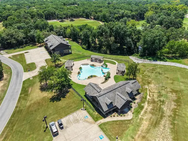 208 Castlewood Street, Gordonville, TX 76245