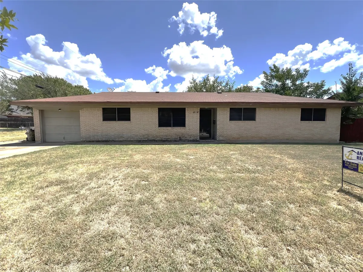 410 N Rosalee, Henrietta, TX 76365 - #1