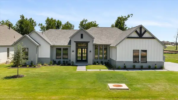 2180 Middlewood Circle, Granbury, TX 76049