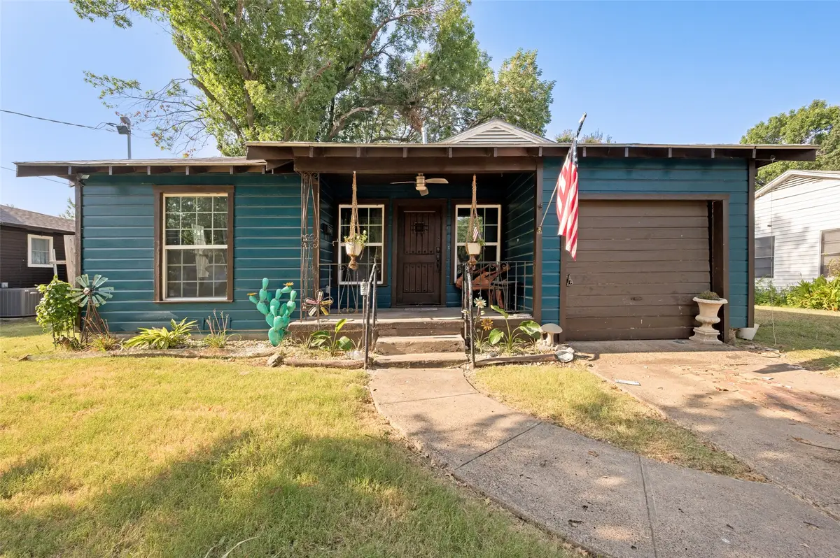 1008 E Russell Avenue, Carrollton, TX 75006 - #1
