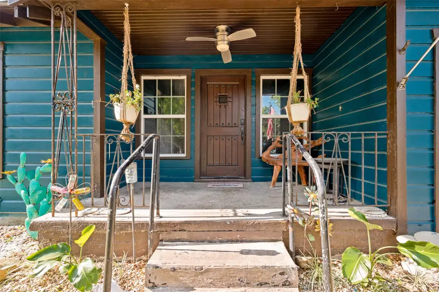 1008 E Russell Avenue, Carrollton, TX 75006 - #2