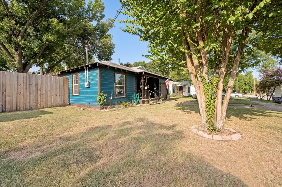 1008 E Russell Avenue, Carrollton, TX 75006 - #3